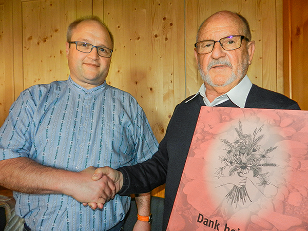 «Dank heigisch», sagt Hans  Schmidiger mit seinem neusten Buch